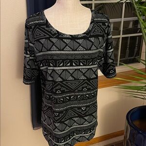 LuLaRoe Black and Gray Tribal Pattern Top